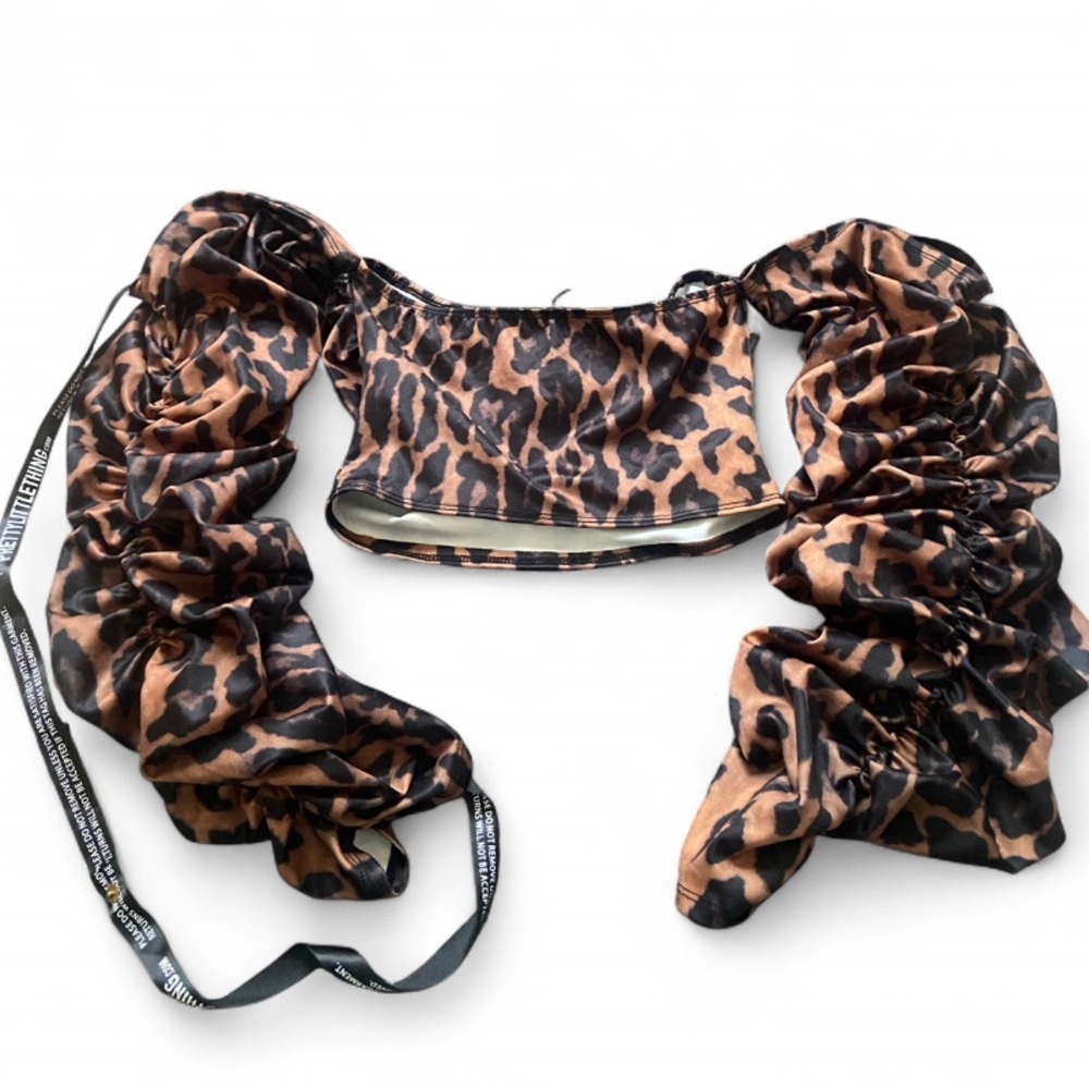 NWT PRETTYLITTLETHING Slinky Leopard Bardot Crop Top – Size 4 (US) 🐆✨ - Picture 5 of 7